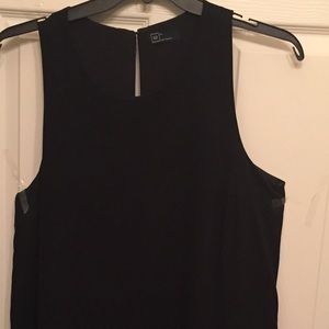 Sleeveless dress